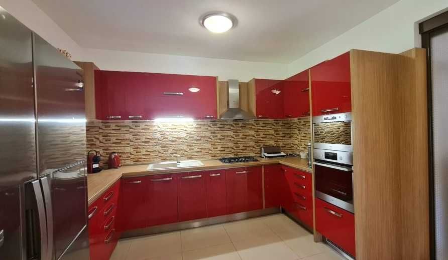 Casă modernă cu 5 camere și 5 băi confort în Groși, Maramureș