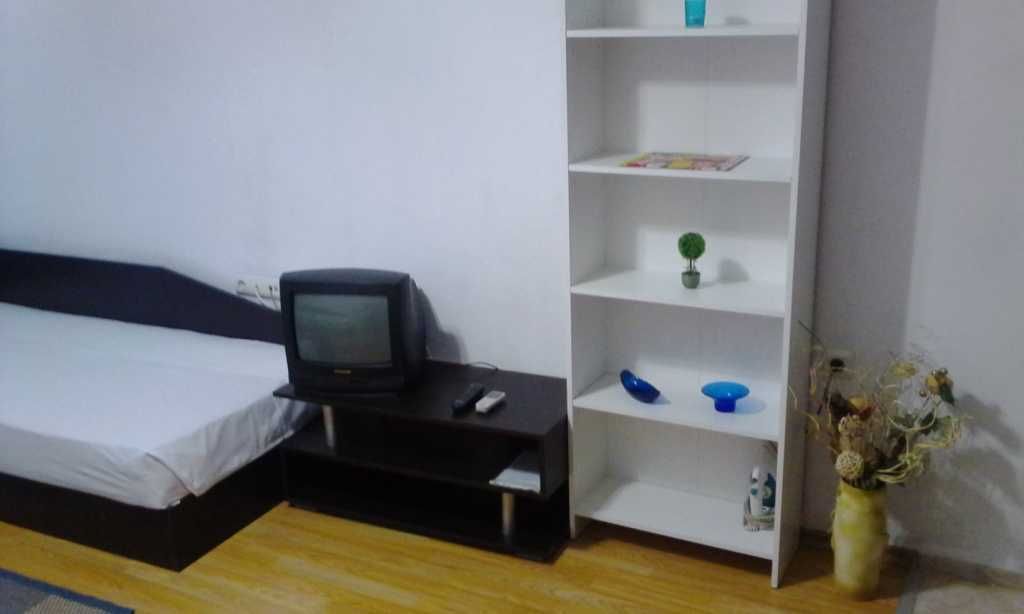 Дава се под наем Ателие в Ямбол, Център - 30 кв.м за 255 € - Снимка #4