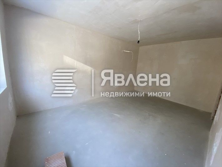 Просторен тристаен апартамент