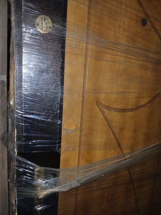 Ușa de fier de exterior cu tot cu toc