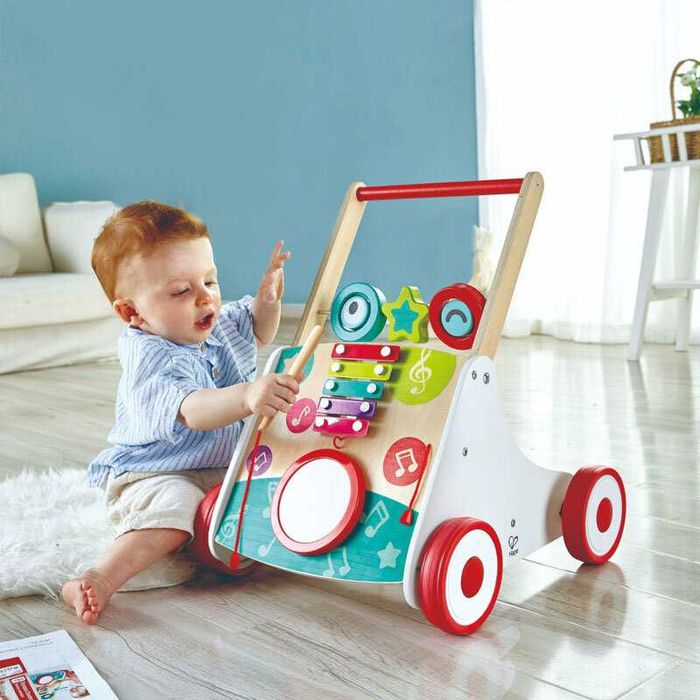 Hape музикален дървен уокър / проходилка