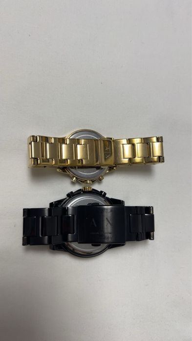 Vand doua ceasuri Armani damă si barbati