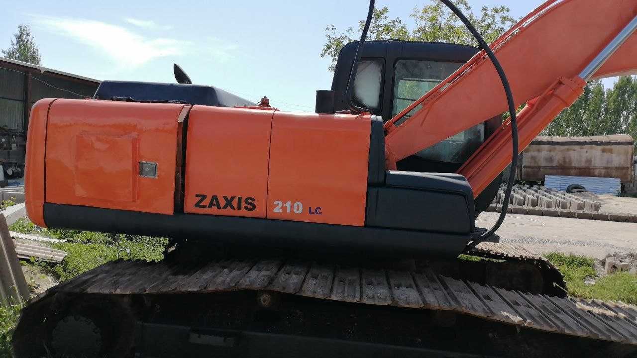 Xitache 210CLL srochna sotiladi