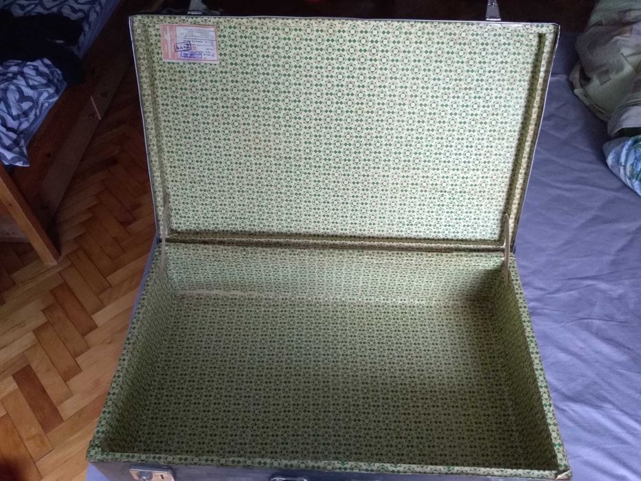продава старинен Ретро куфар антика антикварен от 1962г