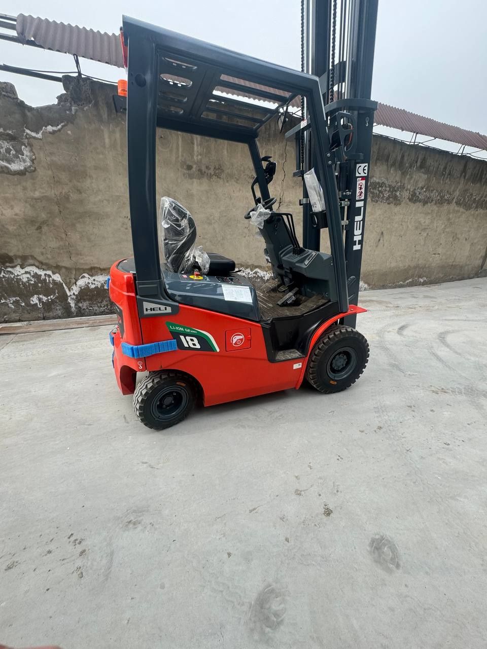 Heli brendidan 2000 kg kara 3m