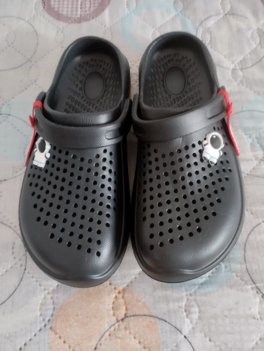 Продам мужские кроксы