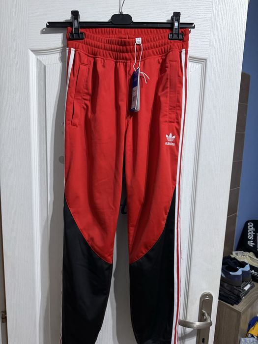 Adidas Originals горнища, долнища и др.