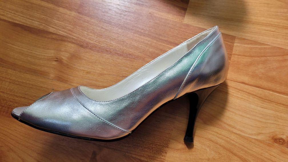 Sandale elegante argintii din piele (pantofi decupati) vanzare ugenta