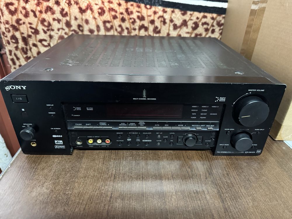 Vând stații audio și amplitunere