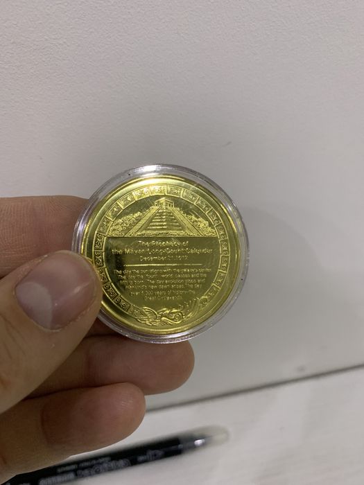 Чисто нови неразопаковани монети!!!