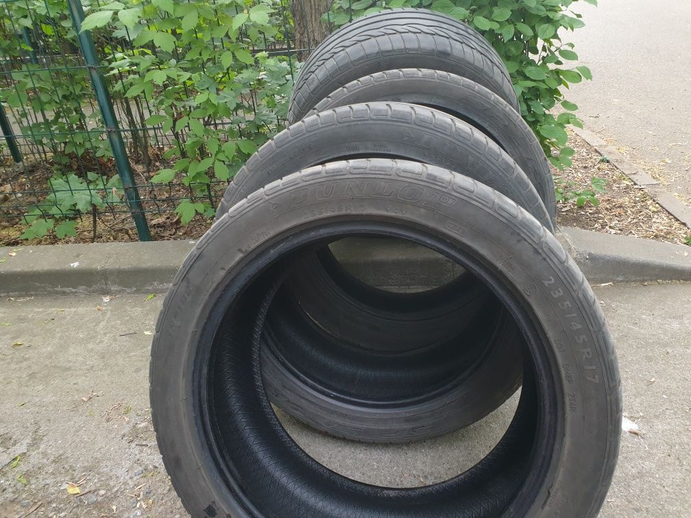 Cauciucuri DUNLOP 235/45/R17 Impecabile