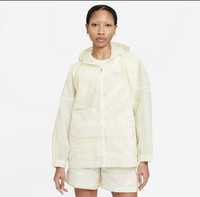 Jacheta dama Nike Oversized 130lei (pret magazin 130 Euro)