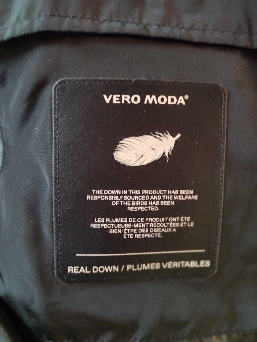 Geaca iarna Vero Moda stare excelenta