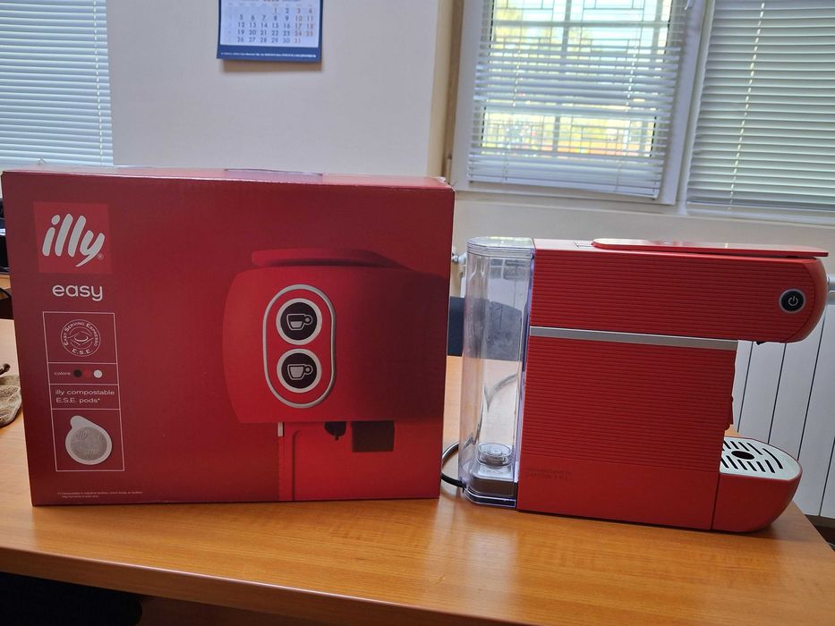 Кафемашина ILLY с кафе дози E.S.E PODS в гаранция
