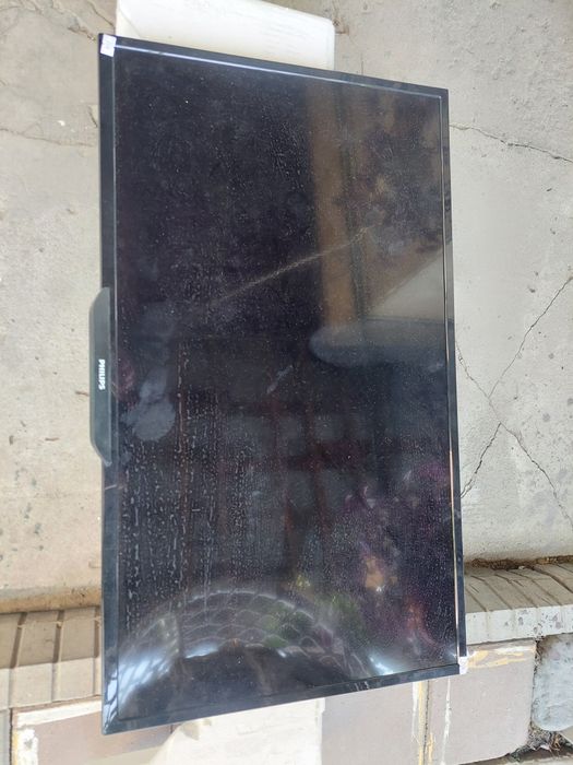 Продам телевизор Philips  НА ЗАПЧАСТИ