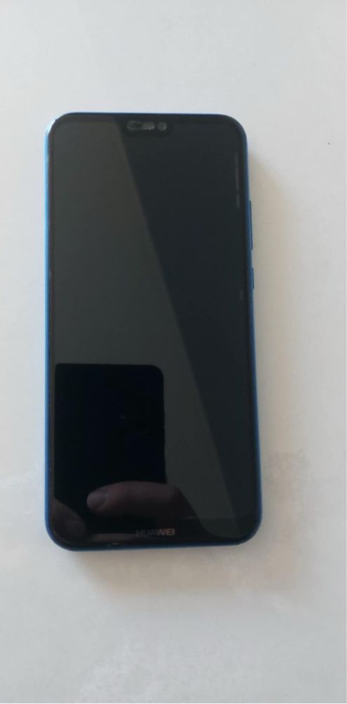 Продавам Huawei P20Lite пълен комплект (отлично състояние)