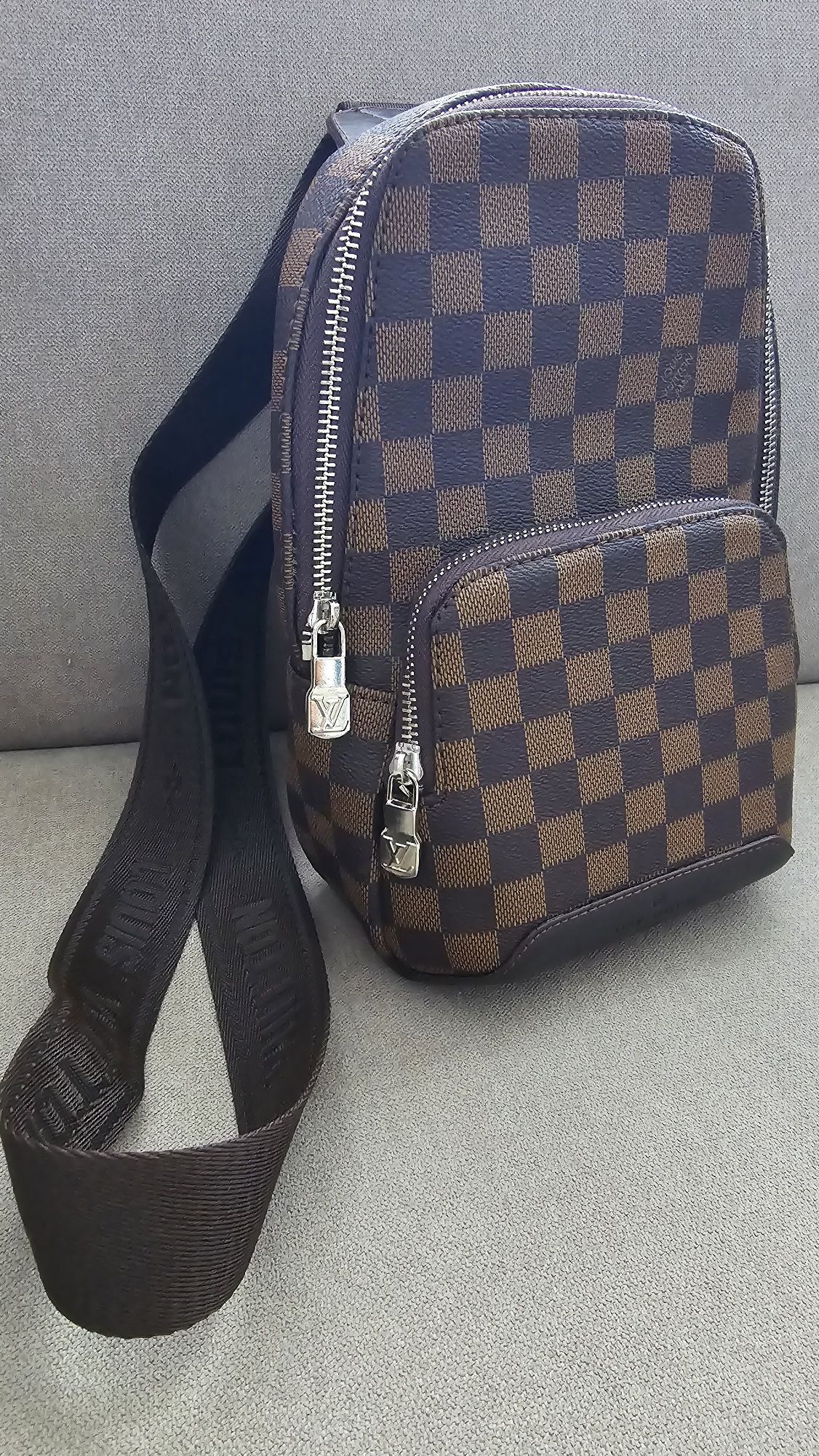 Чанта Louis Vuitton avenue sling bag