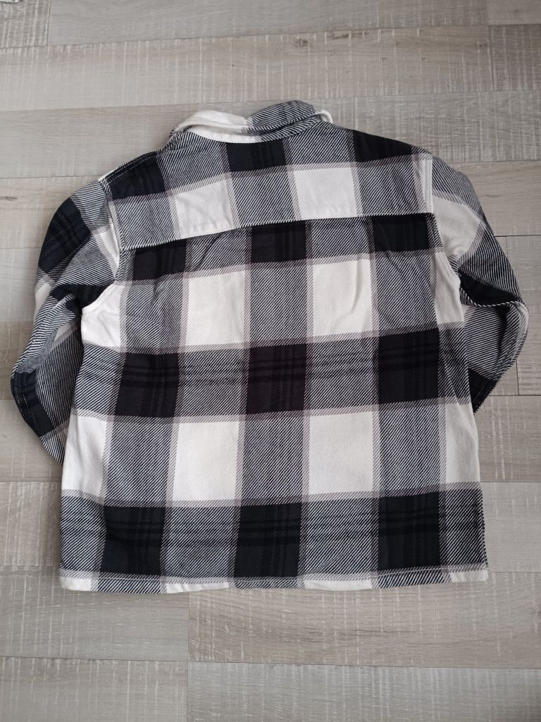 Зимна риза,бяло и черно каре  H&M 134рр