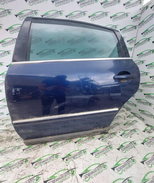 Usa / Portiera spate stanga Volkswagen VW Passat B5.5 (facelift)