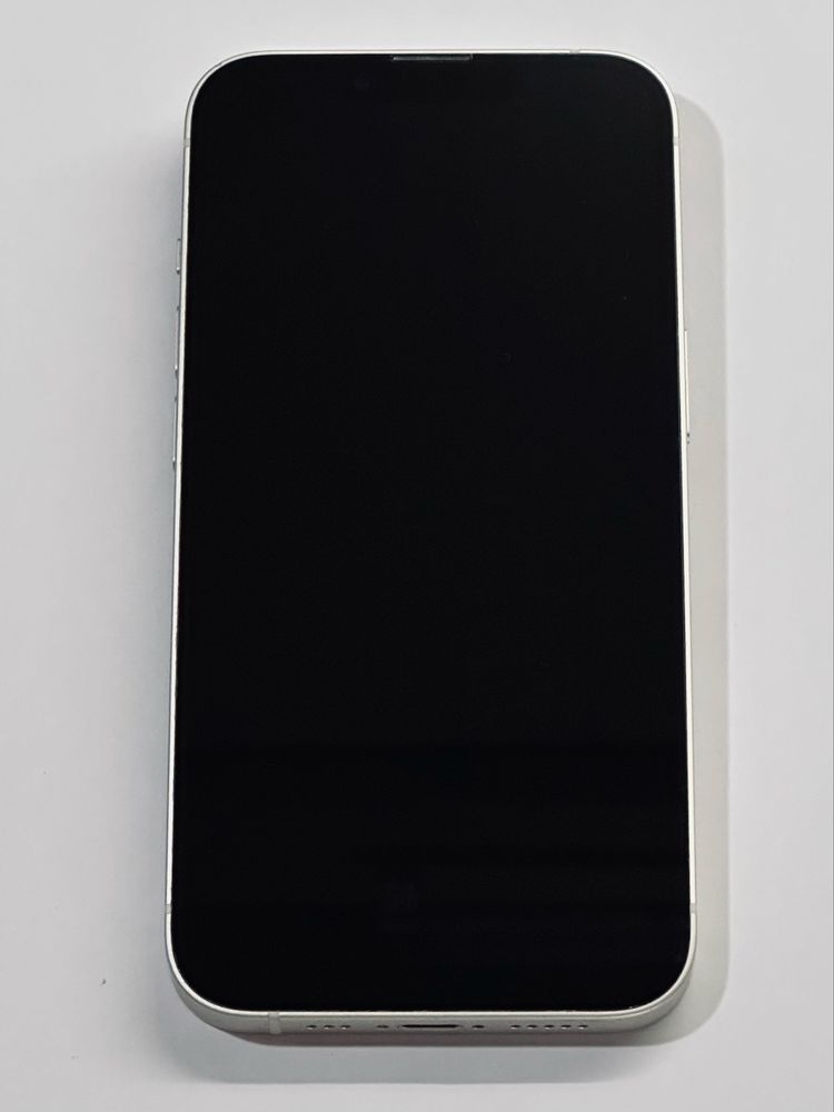 iPhone 14 бял 95% battery