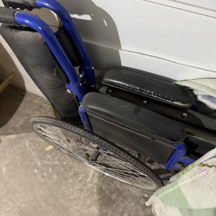 Продам коляску инвалидную