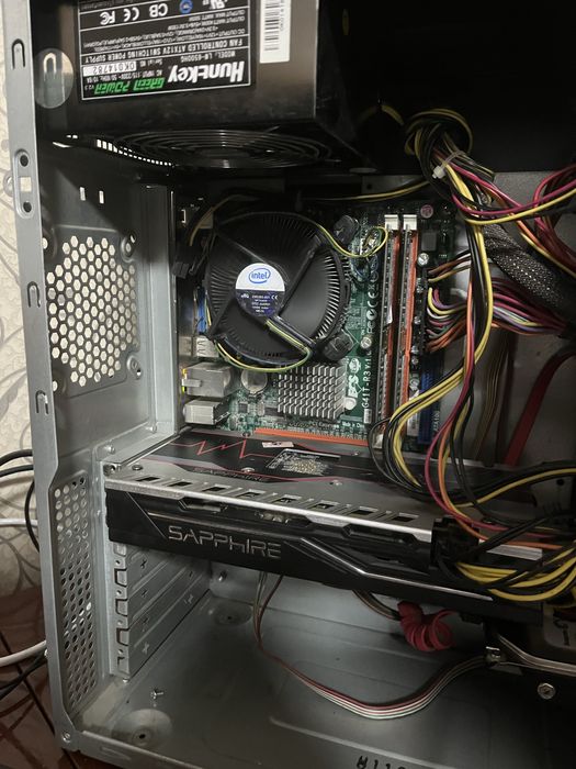 Материнская плата в сборе.