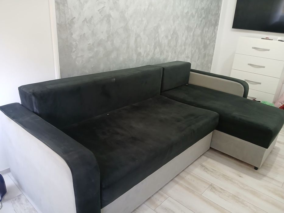 Vând canapea colțar extensibila,  cu spațiu depozitare si 3 perne!