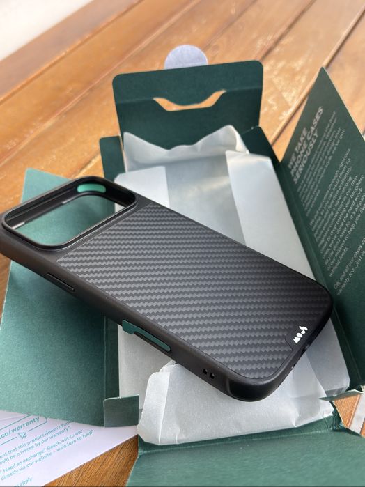 Продавам Оригинален кейс Mous за Iphone 17 Pro Max
