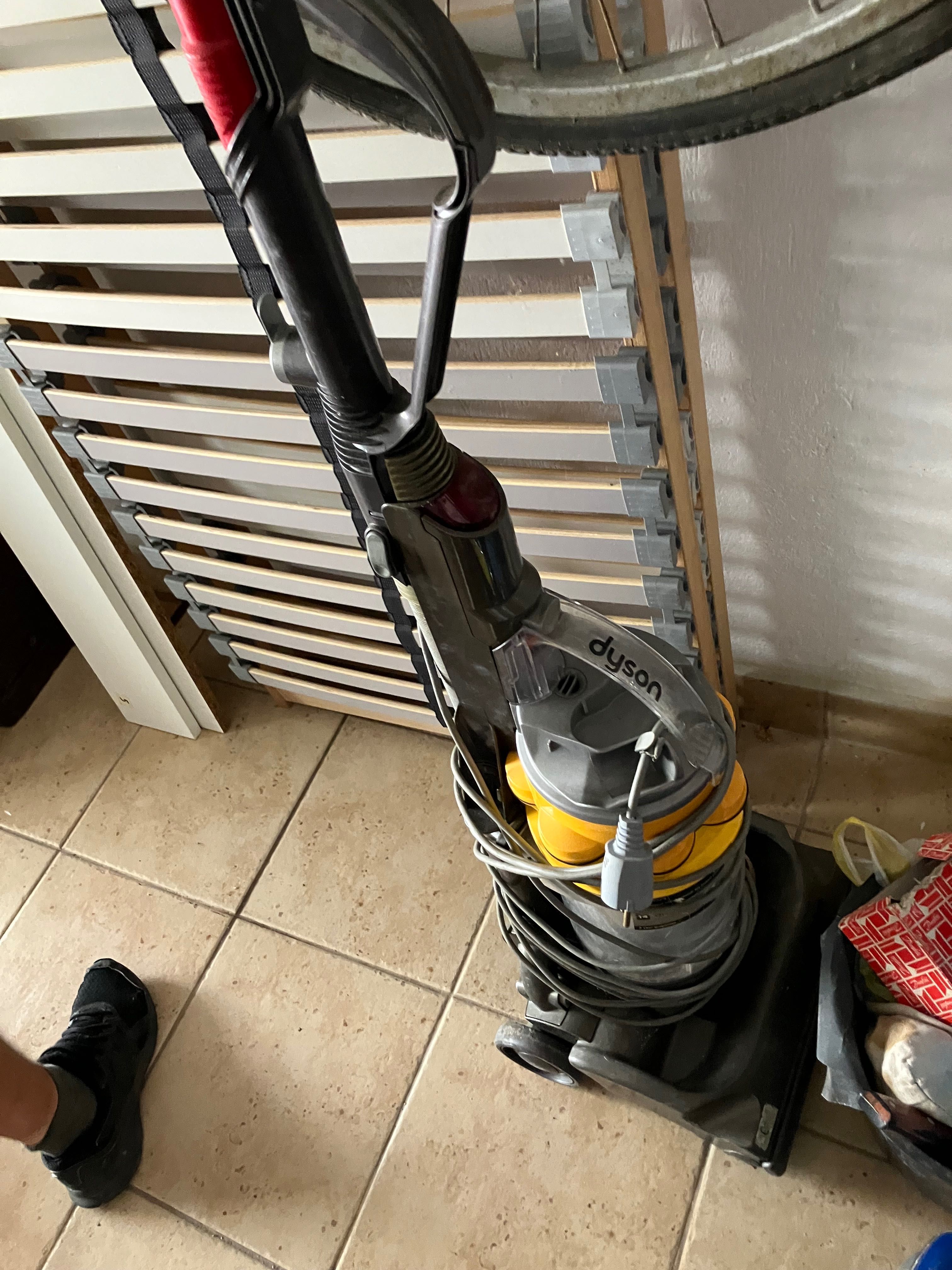 Прахосмукачка Dyson