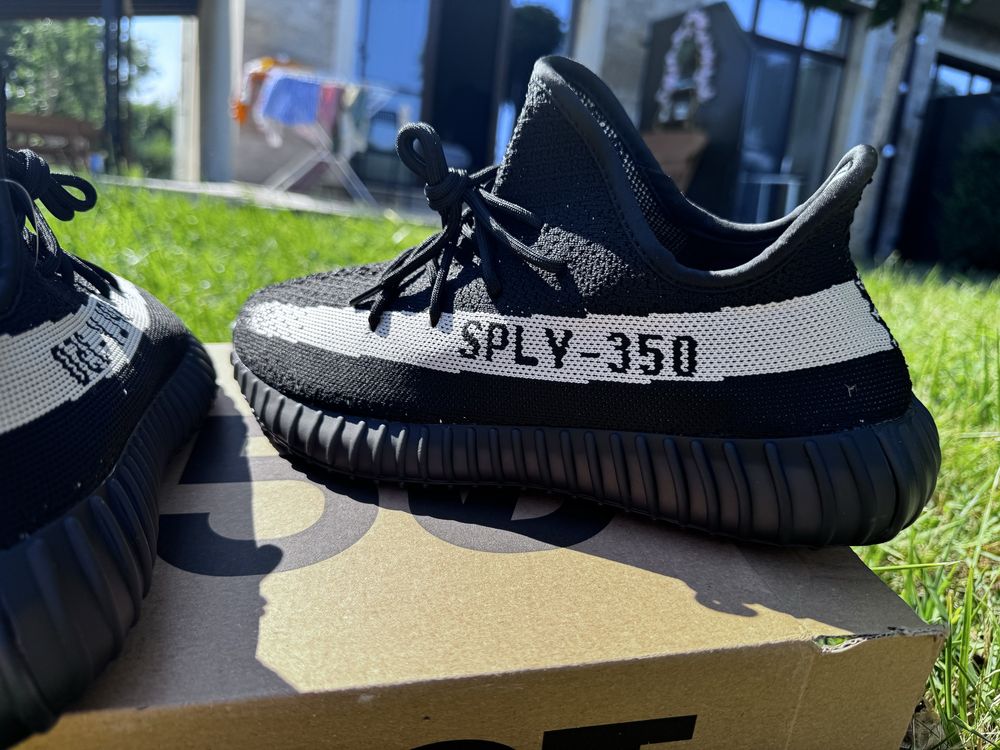 Yeezy Boost 350 V2 'Oreo'  Налични