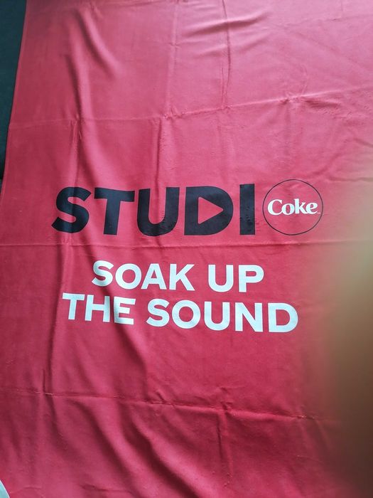 Плажни кърпа КокаКола - 40 лв.; Морени - 30 лв.; Постелка Банкя - нови