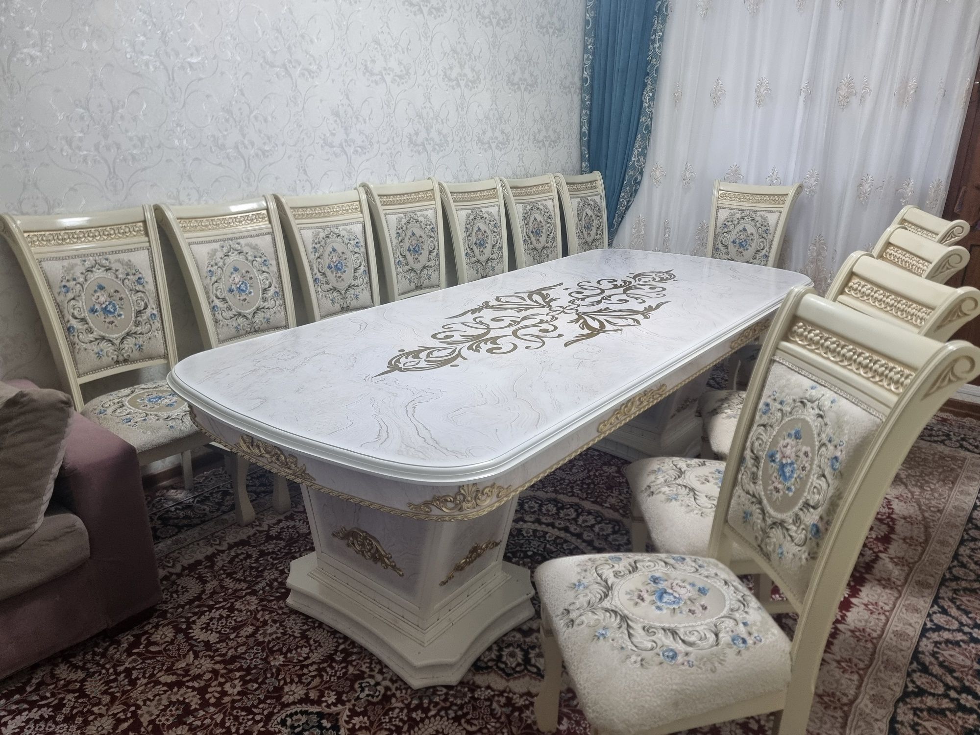 12 кишилик стол-стул сотилади