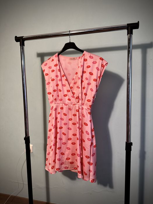 Продавам рокли на Zara Bershka и Kling