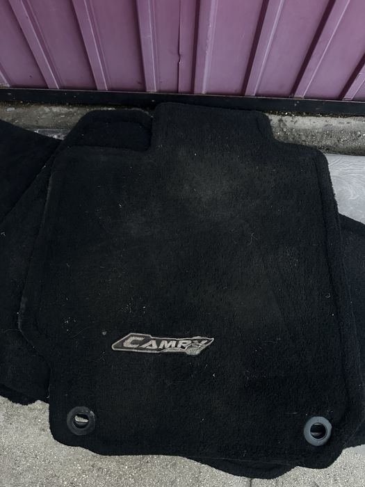 Продам запчати на камри 40