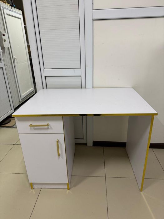 Стол для маникюра