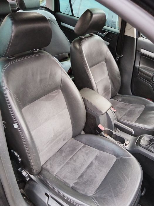 Продавам Шкода Октавия скаут 2.0 TDI