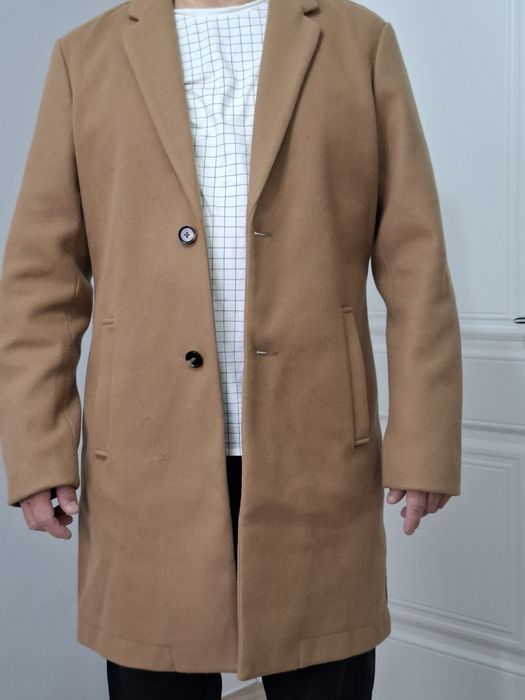 Пальто сатылымда