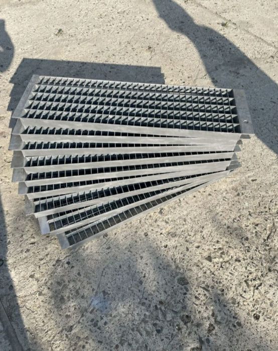 Trepte metalice zincate