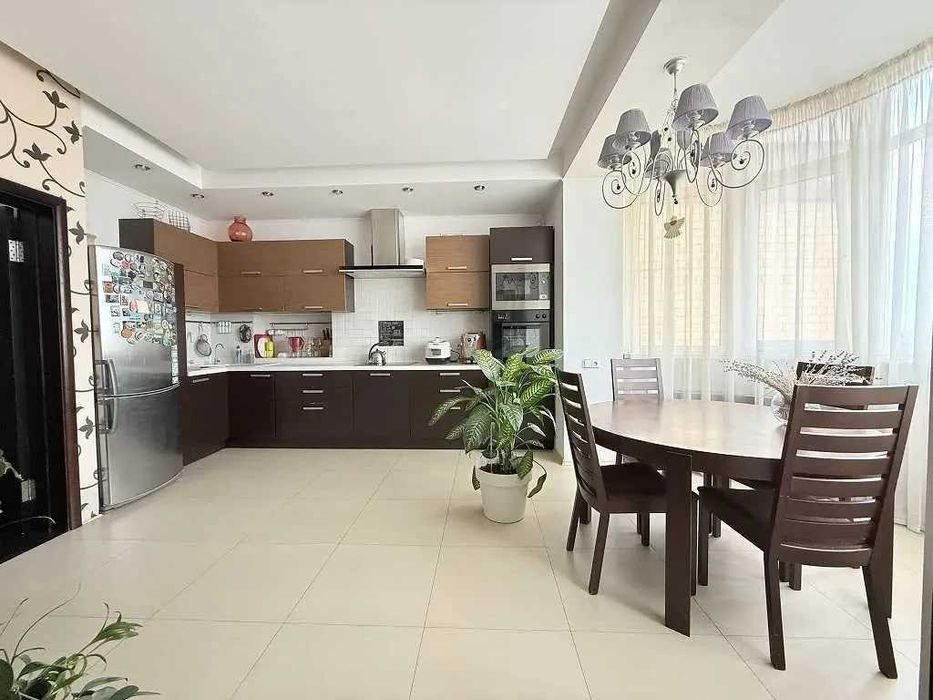 Двустаен имот в кв.Толстой