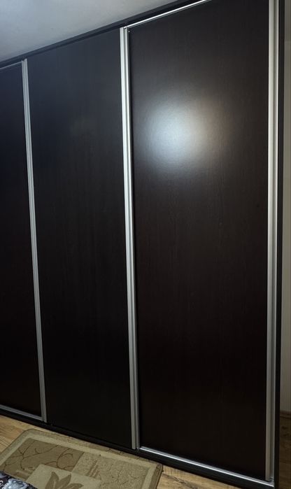 Dressing /Șifonier dormitor cu uși culisante – stare foarte bună