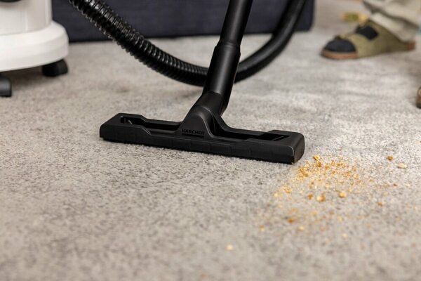 Моющий пылесос Karcher SE 4