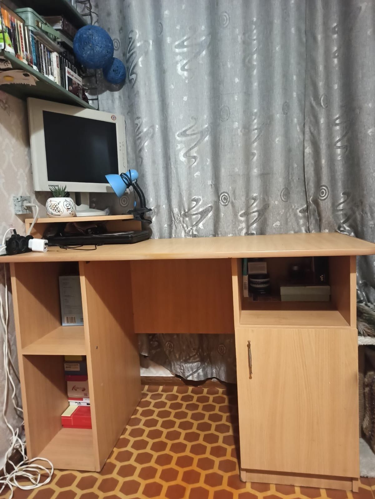 Стол ученический компьютерный