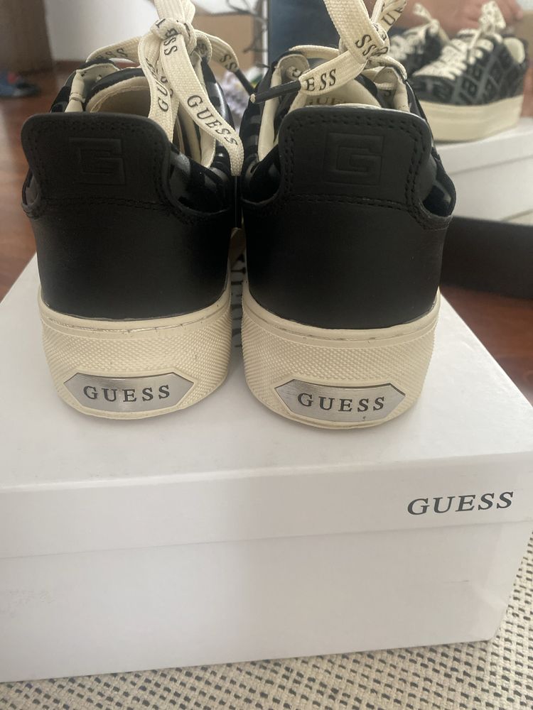 Дамски обувки GUESS