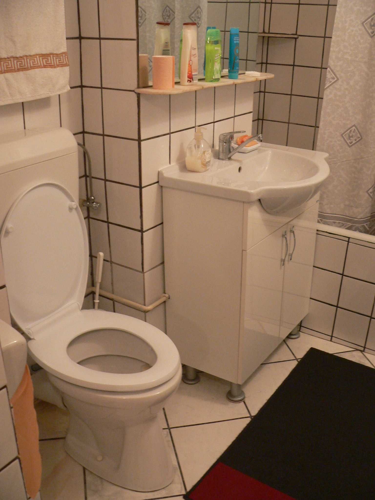 Vand apartament 2 camere, str. Alexandru cel Bun , langa Scoala nr. 7