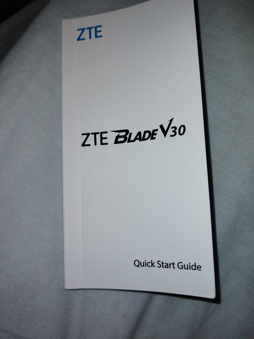 Vând urgent Telefon ZTE Blade v30