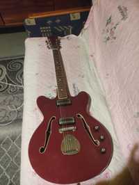 Продаётся полуакустическая электро гитара Gibson