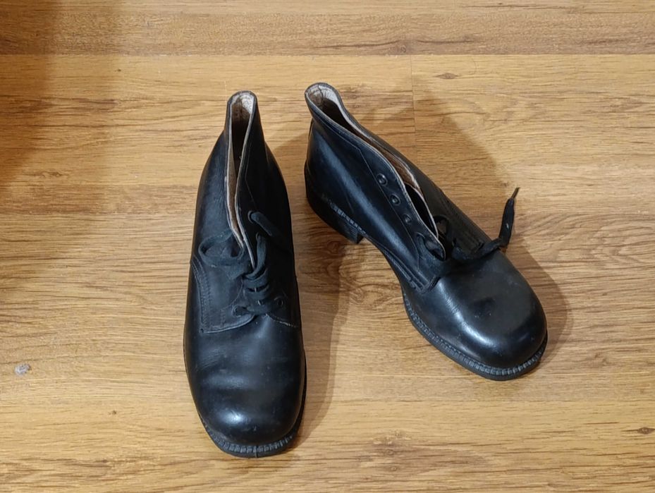 Ретро обувки кубинки