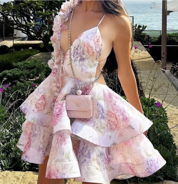 Рокля с 3D цветя