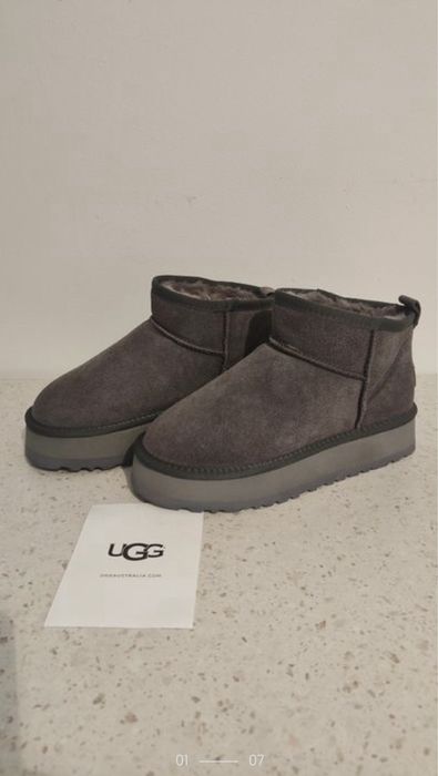 UGG mini cu platforma culoare gri marime 38 noi