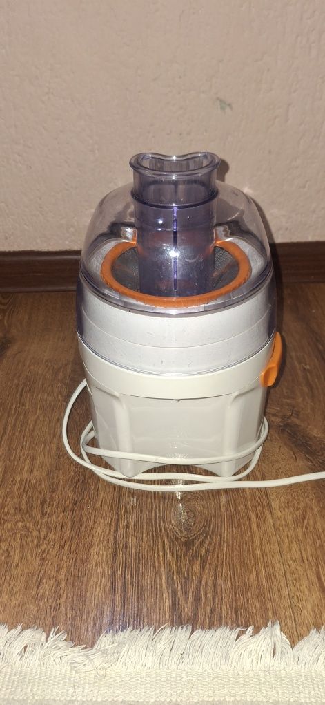 Почти новая соковыжималка Vitek VT‑1610 – 20,000₸
